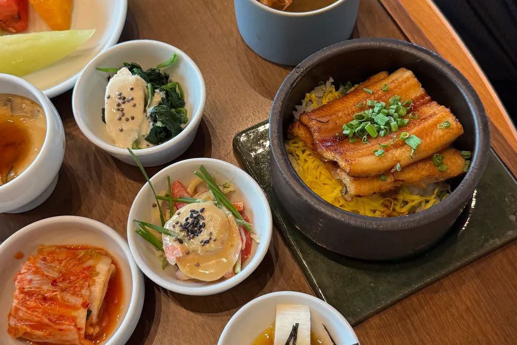 Korean breakfast at Banyan Tree Seoul with an eel rice pot and many small side dishes